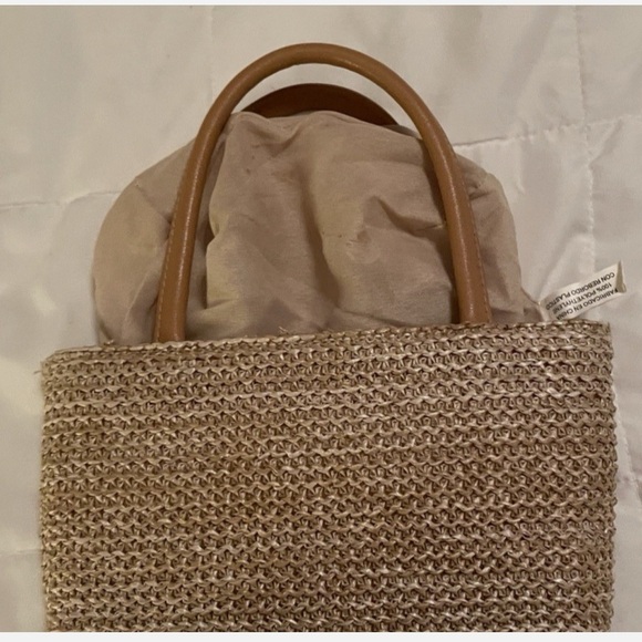 Cherokee Wildflower Floral Embroidered Straw Rattan Purse/Pocketbook - Picture 2 of 4